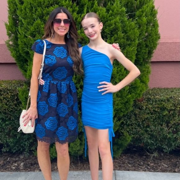 Alice & Olivia Nelly Puffed Sleeve Mini Dress - Picture 2 of 4